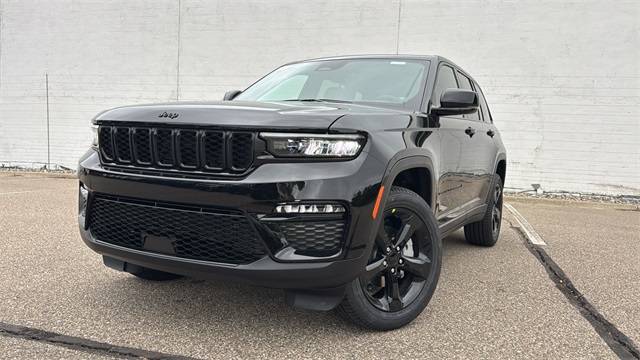 new 2025 Jeep Grand Cherokee car, priced at $47,453