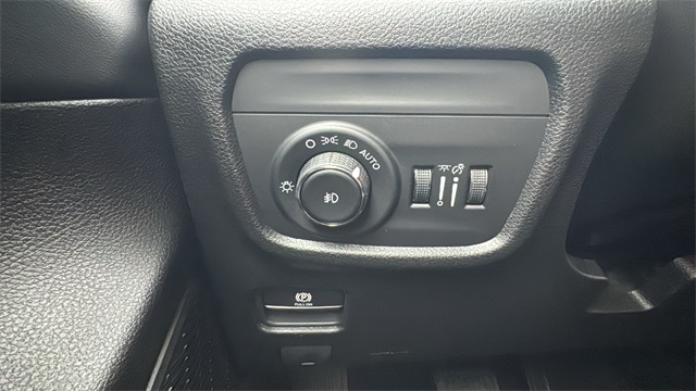 new 2025 Jeep Grand Cherokee car, priced at $47,453