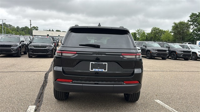 new 2025 Jeep Grand Cherokee car, priced at $47,453