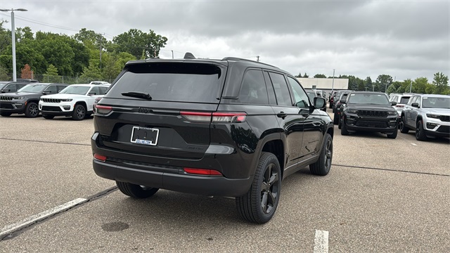 new 2025 Jeep Grand Cherokee car, priced at $47,453