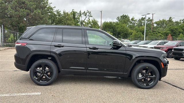 new 2025 Jeep Grand Cherokee car, priced at $47,453