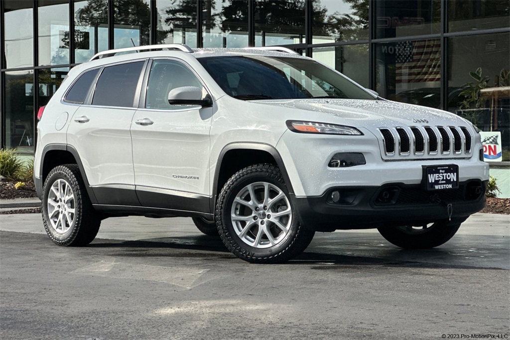 used 2015 Jeep Cherokee car, priced at $10,995