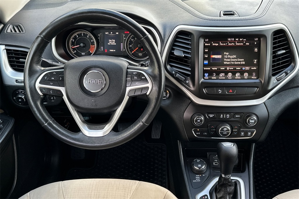 used 2015 Jeep Cherokee car, priced at $10,995