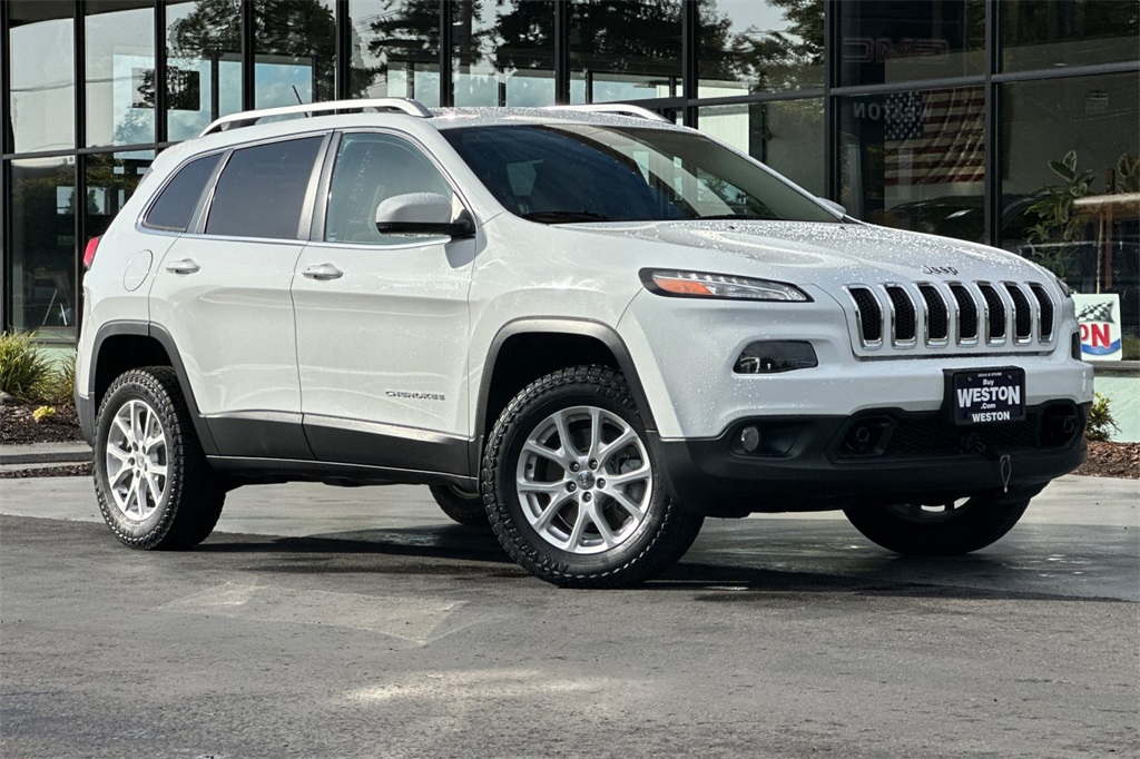 used 2015 Jeep Cherokee car, priced at $10,995