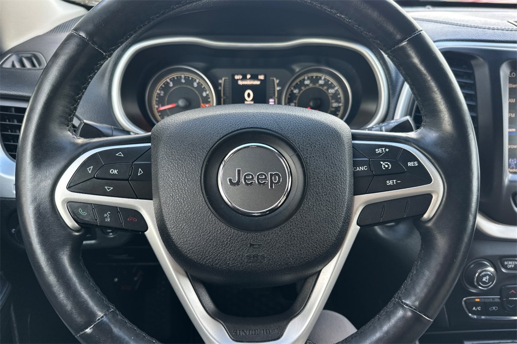 used 2015 Jeep Cherokee car, priced at $10,995