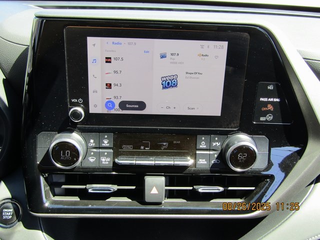 used 2023 Toyota Highlander car, priced at $38,999