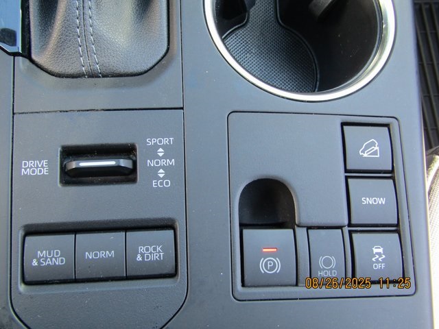 used 2023 Toyota Highlander car, priced at $38,999