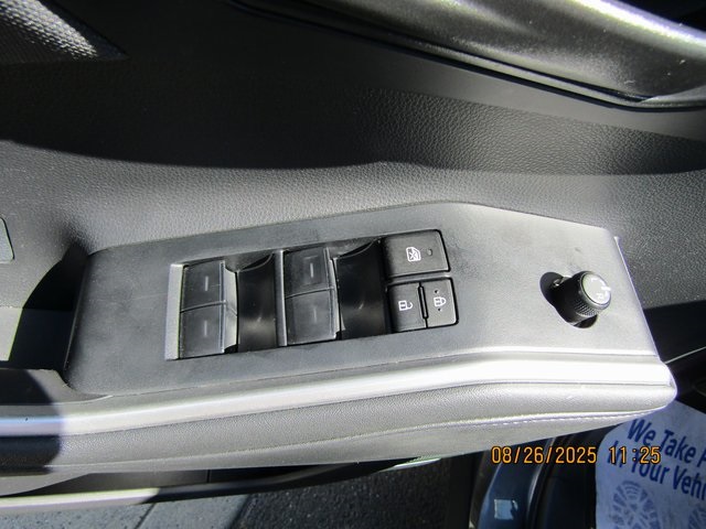 used 2023 Toyota Highlander car, priced at $38,999