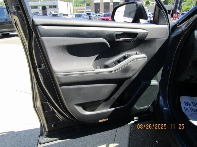 used 2023 Toyota Highlander car, priced at $38,999