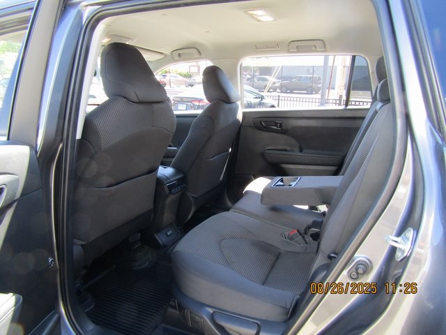 used 2023 Toyota Highlander car, priced at $38,999