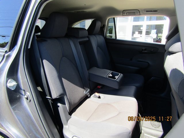 used 2023 Toyota Highlander car, priced at $38,999