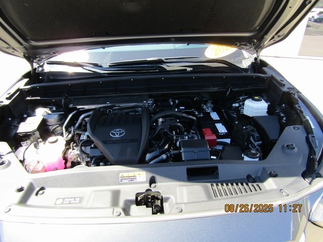used 2023 Toyota Highlander car, priced at $38,999