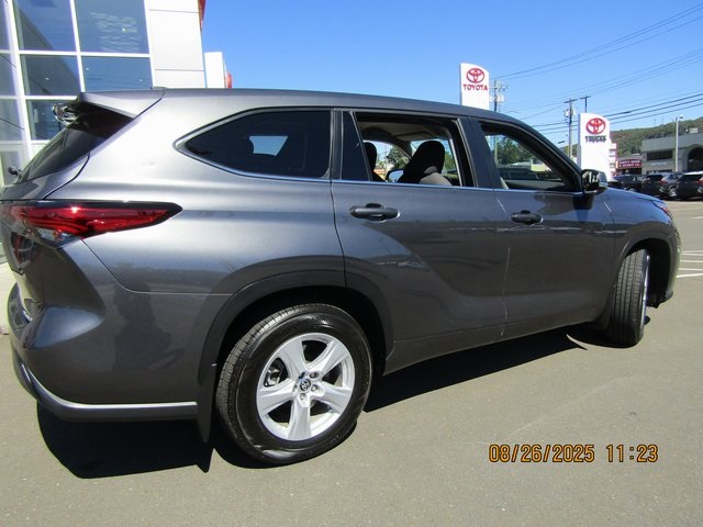 used 2023 Toyota Highlander car, priced at $38,999