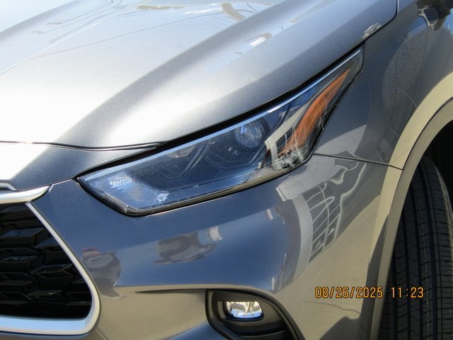 used 2023 Toyota Highlander car, priced at $38,999