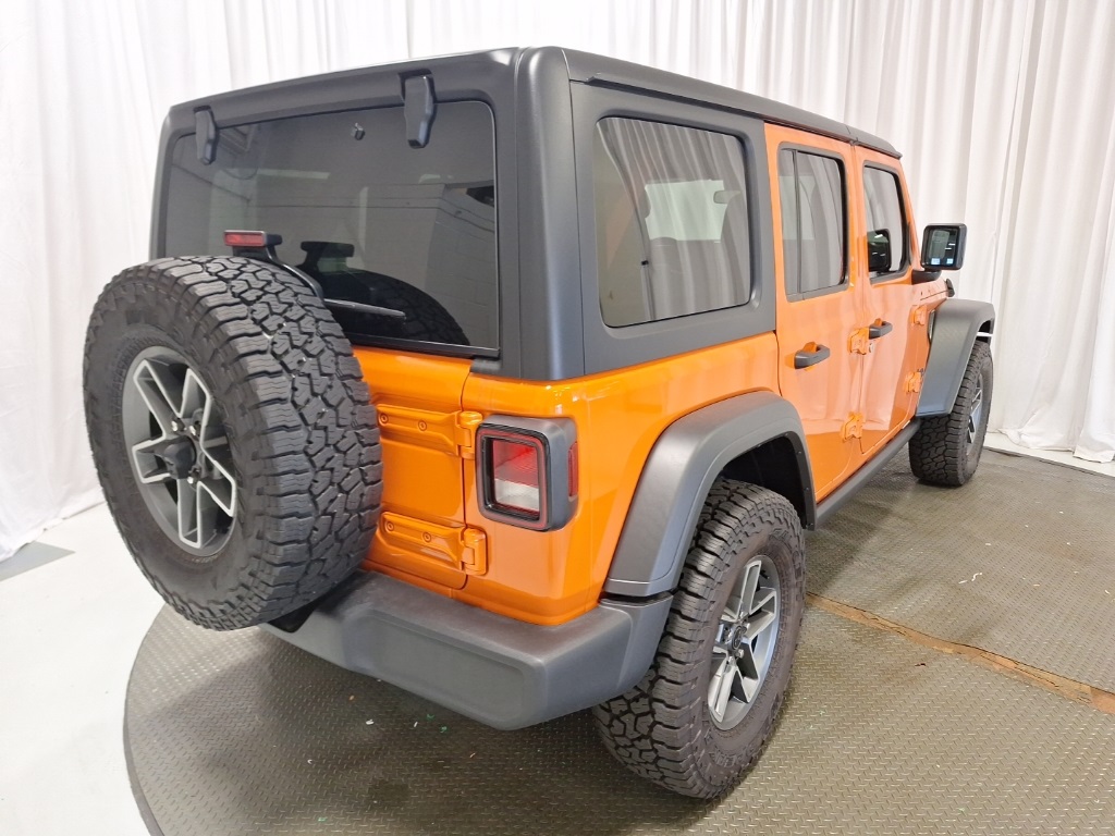new 2025 Jeep Wrangler car, priced at $47,619