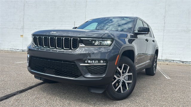 new 2025 Jeep Grand Cherokee car, priced at $45,025