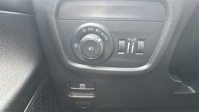 new 2025 Jeep Grand Cherokee car, priced at $45,025