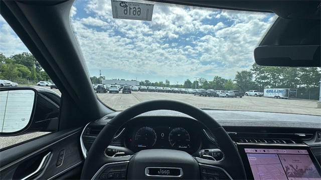 new 2025 Jeep Grand Cherokee car, priced at $45,025