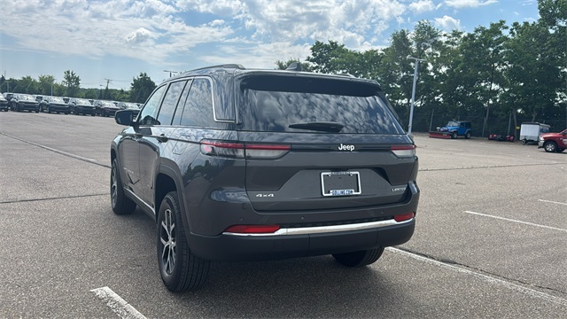 new 2025 Jeep Grand Cherokee car, priced at $45,025