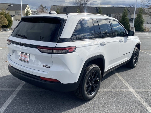 new 2025 Jeep Grand Cherokee car, priced at $38,288