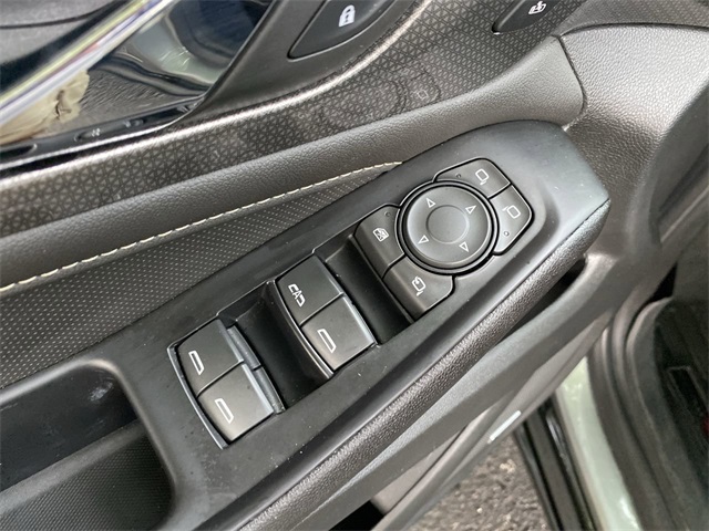 used 2023 Chevrolet Traverse car, priced at $35,936