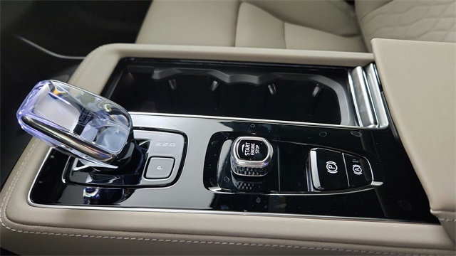 new 2026 Volvo XC90 Plug-In Hybrid car, priced at $81,875