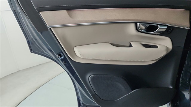 new 2026 Volvo XC90 Plug-In Hybrid car, priced at $81,875