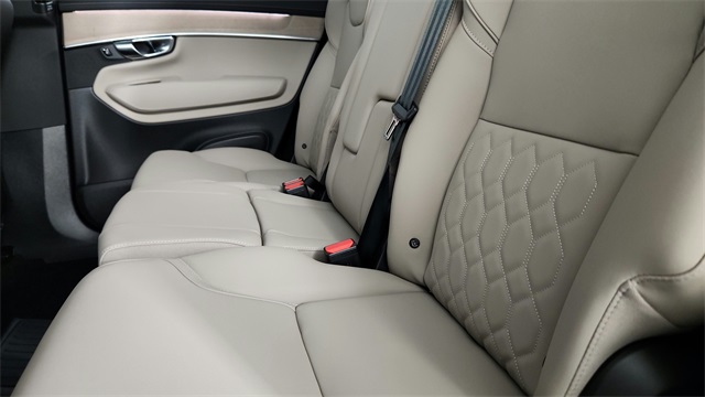 new 2026 Volvo XC90 Plug-In Hybrid car, priced at $81,875