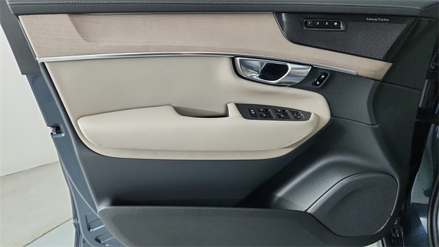 new 2026 Volvo XC90 Plug-In Hybrid car, priced at $81,875