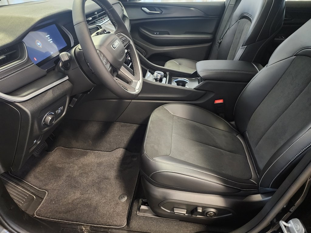 new 2025 Jeep Grand Cherokee L car, priced at $46,712