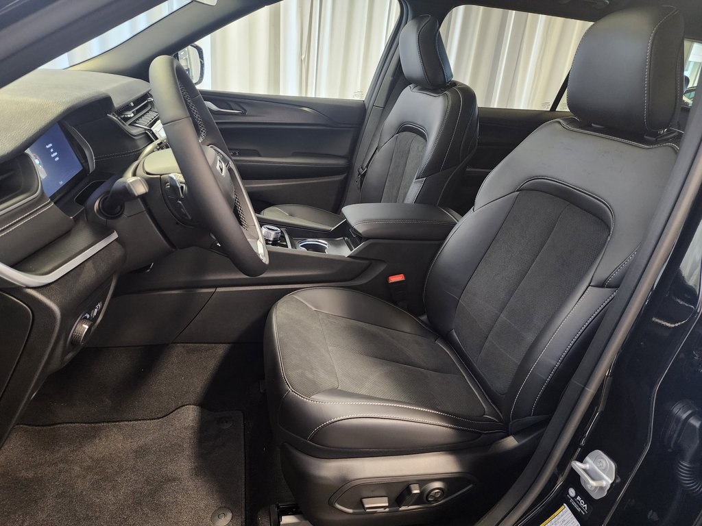 new 2025 Jeep Grand Cherokee L car, priced at $46,712