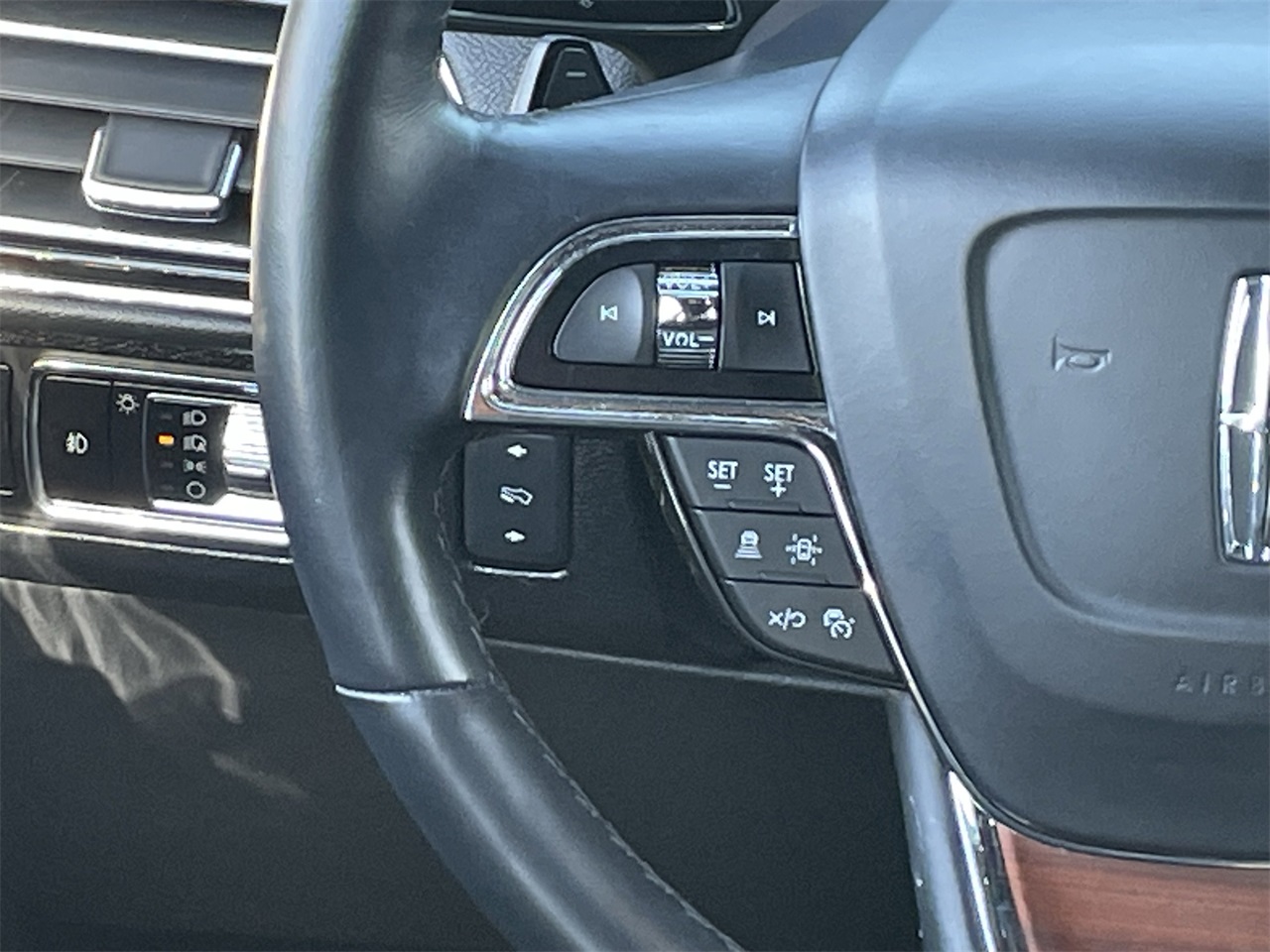 used 2024 Lincoln Navigator L car, priced at $70,970