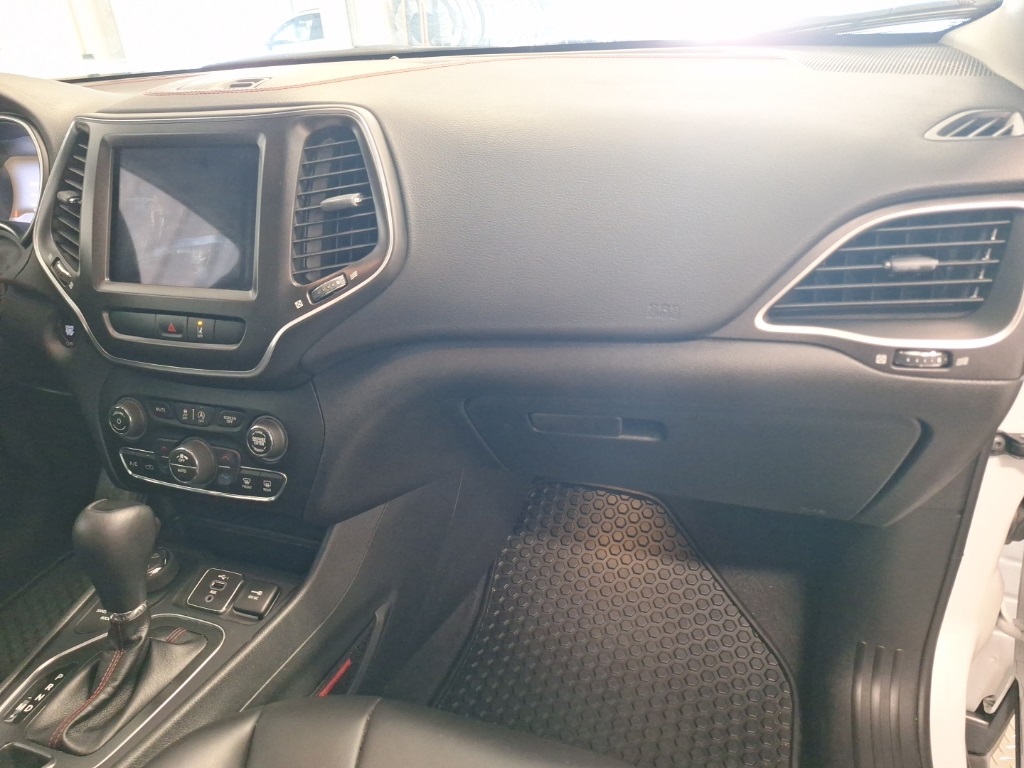 used 2022 Jeep Cherokee car, priced at $26,235