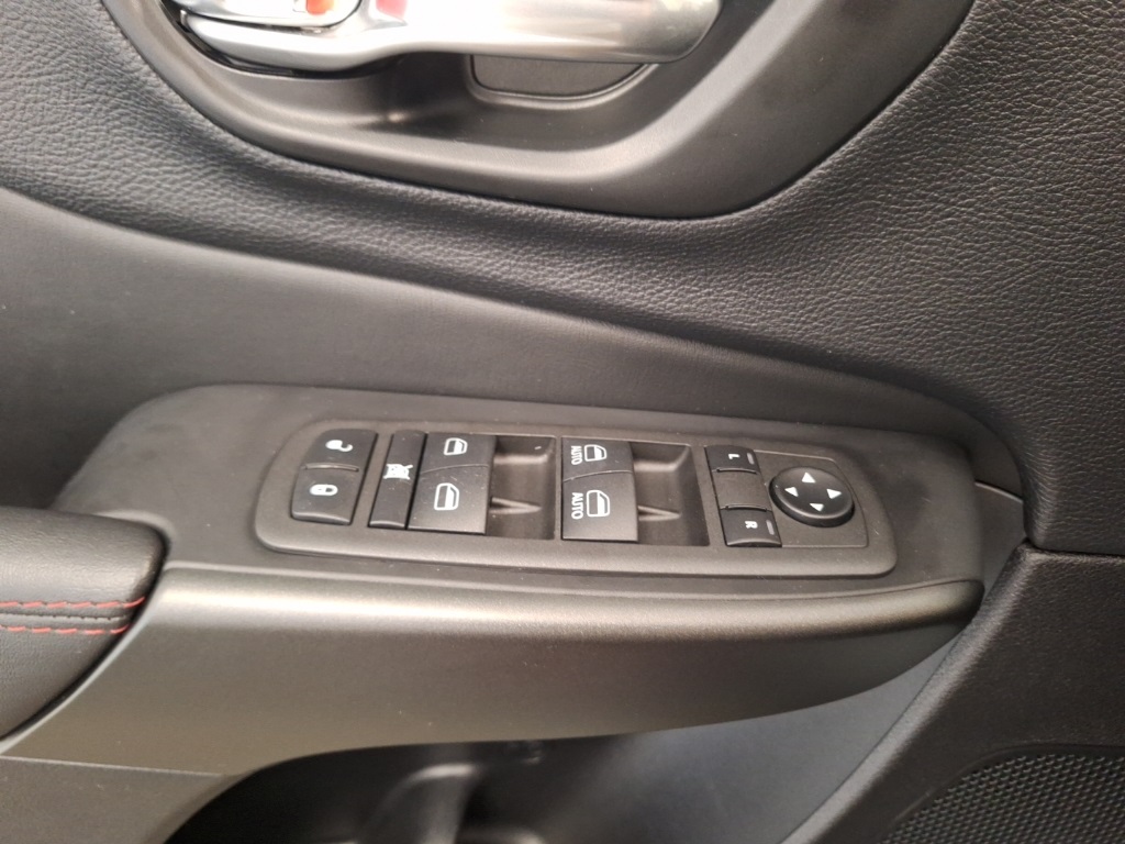 used 2022 Jeep Cherokee car, priced at $26,235