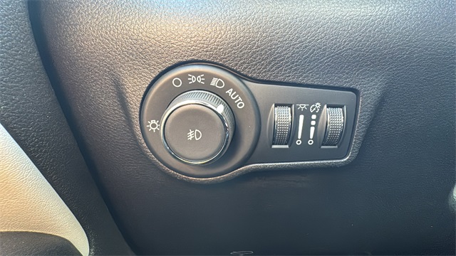 new 2025 Jeep Compass car, priced at $34,166