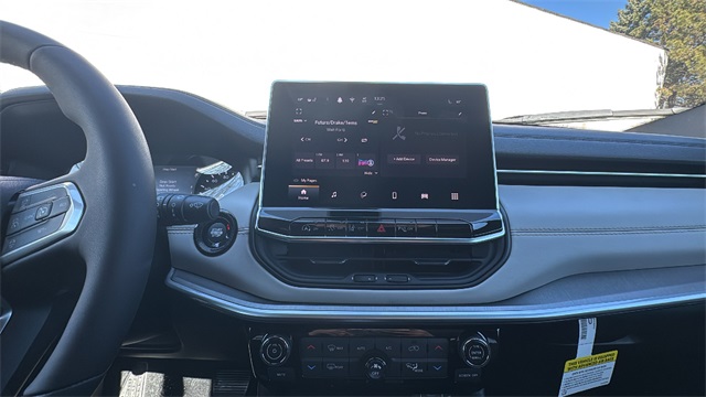 new 2025 Jeep Compass car, priced at $34,166