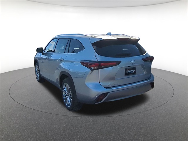 new 2025 Toyota Highlander Hybrid car, priced at $56,528