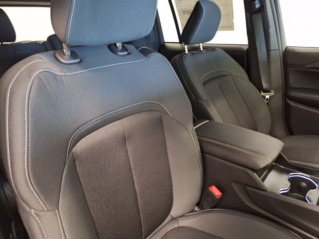 new 2025 Jeep Grand Cherokee car, priced at $38,887