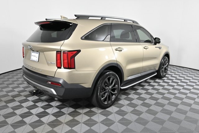 used 2021 Kia Sorento car, priced at $28,874