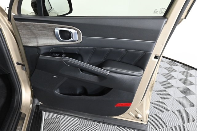 used 2021 Kia Sorento car, priced at $28,874