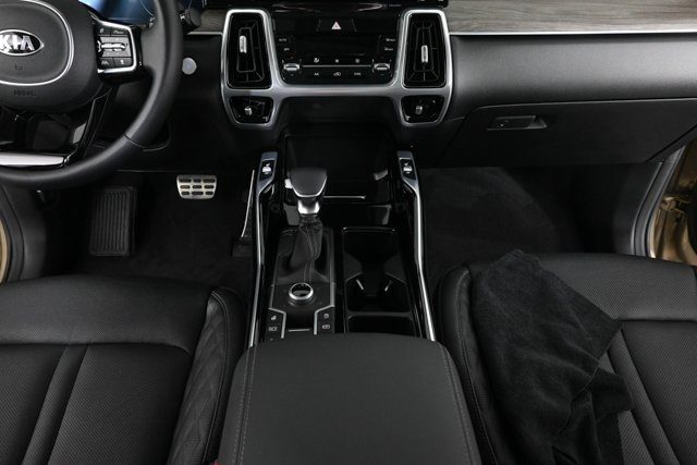 used 2021 Kia Sorento car, priced at $28,874