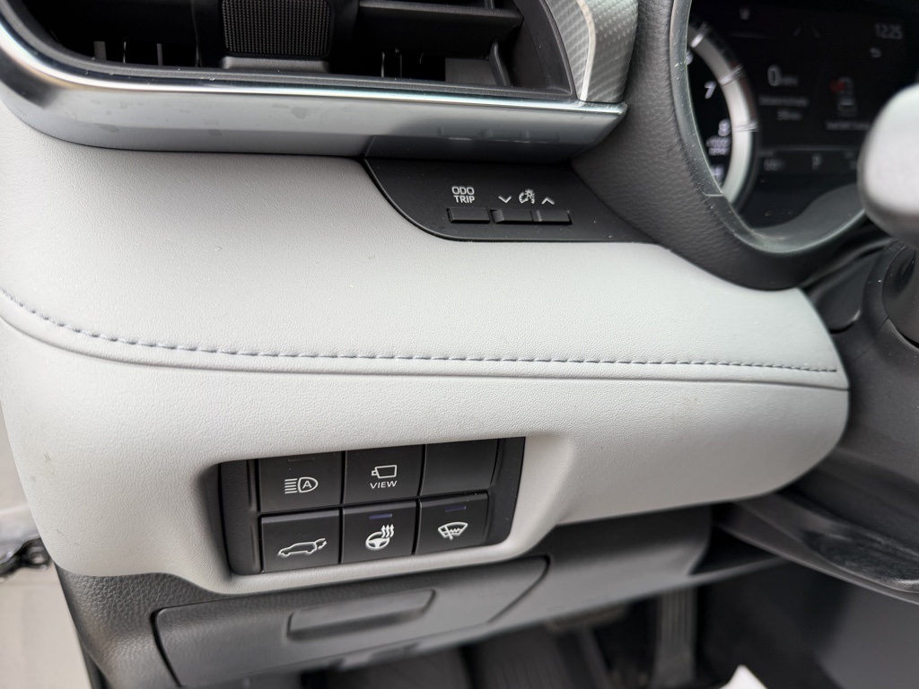 used 2020 Toyota Highlander car, priced at $36,903