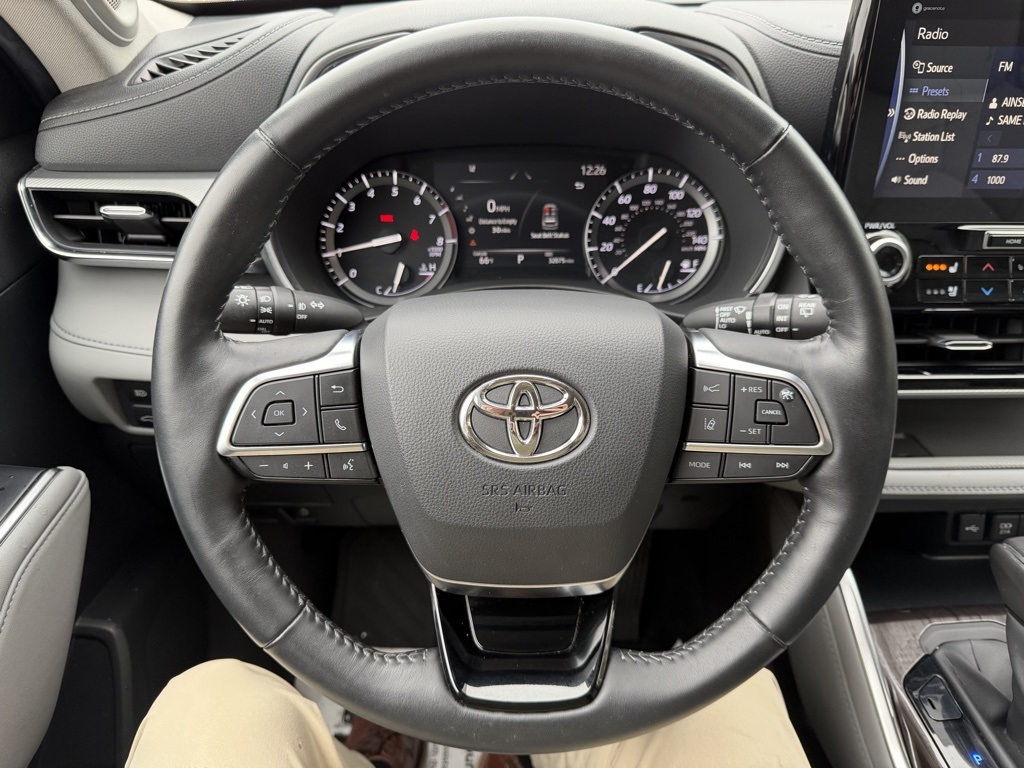 used 2020 Toyota Highlander car, priced at $36,903