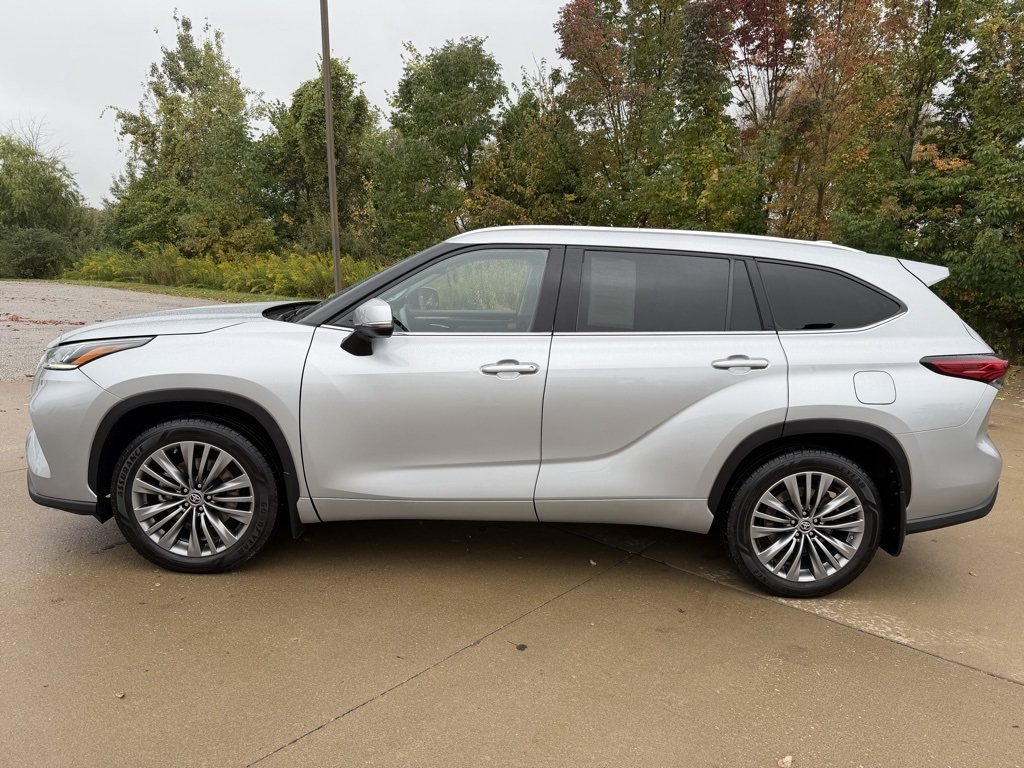 used 2020 Toyota Highlander car, priced at $36,903