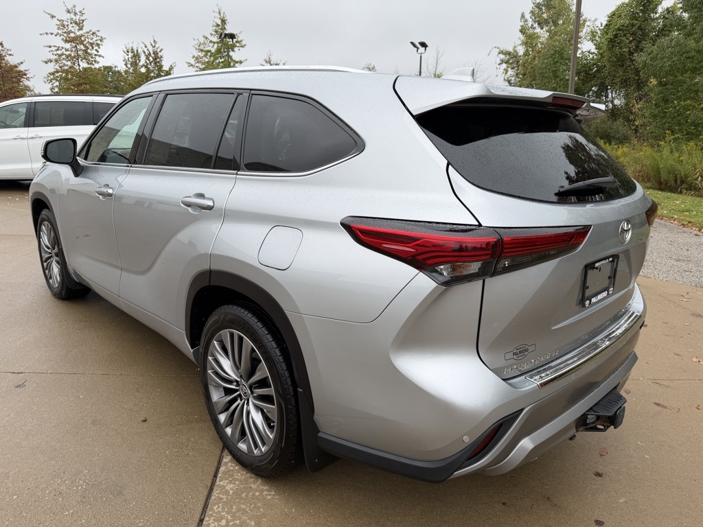used 2020 Toyota Highlander car, priced at $36,903