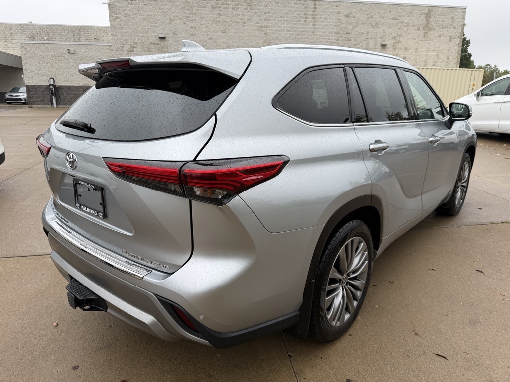 used 2020 Toyota Highlander car, priced at $36,903