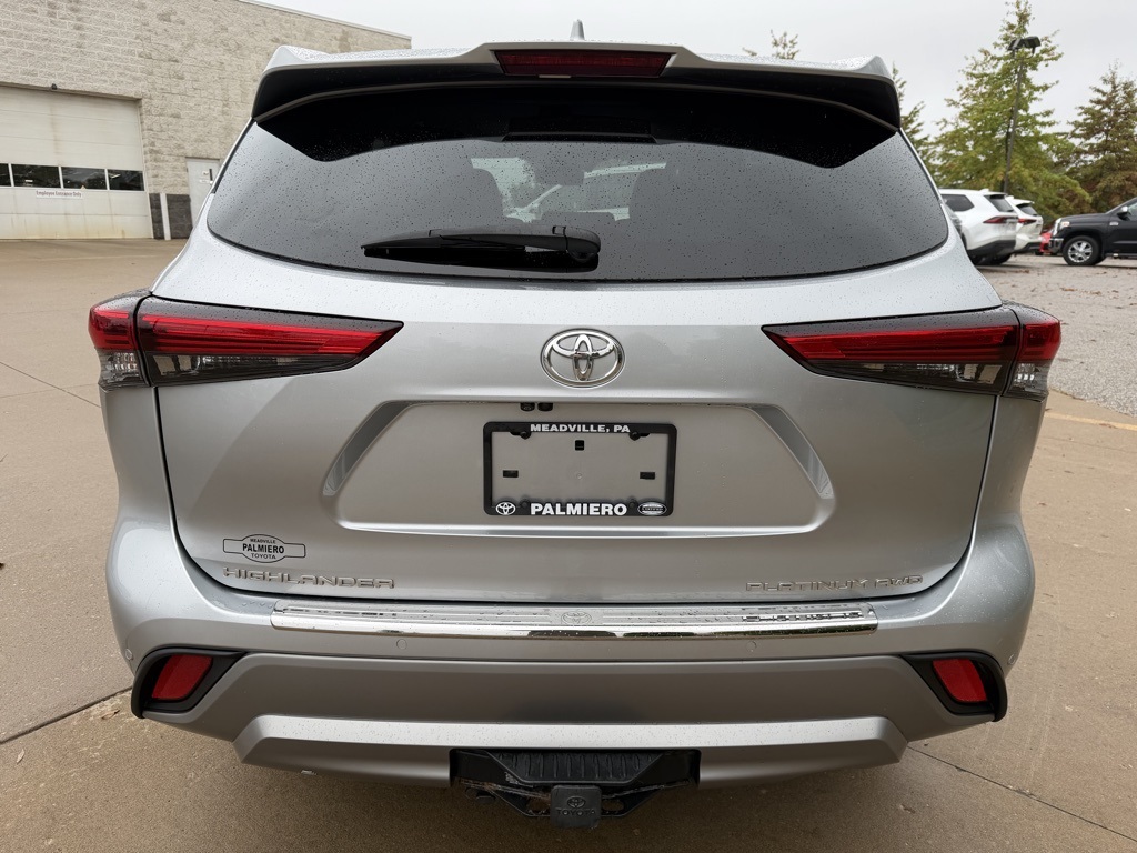 used 2020 Toyota Highlander car, priced at $36,903