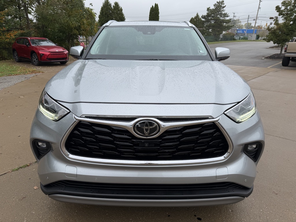 used 2020 Toyota Highlander car, priced at $36,903