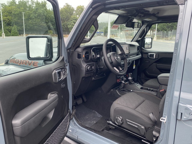 new 2025 Jeep Gladiator car, priced at $42,656