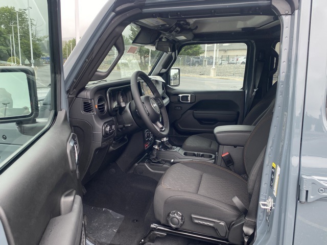new 2025 Jeep Gladiator car, priced at $42,656
